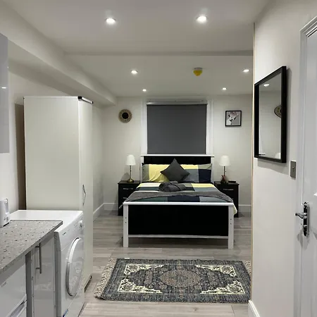 Guest&Rest Ealing 1 Apartment Exterior photo